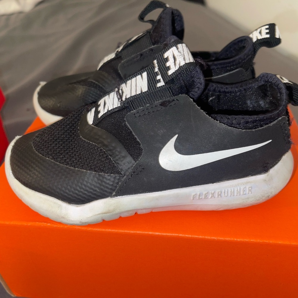 Nike flex runner